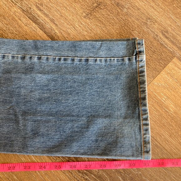 Theory Size 6 Boot-Cut Pocketless Jeans - Picture 8 of 9